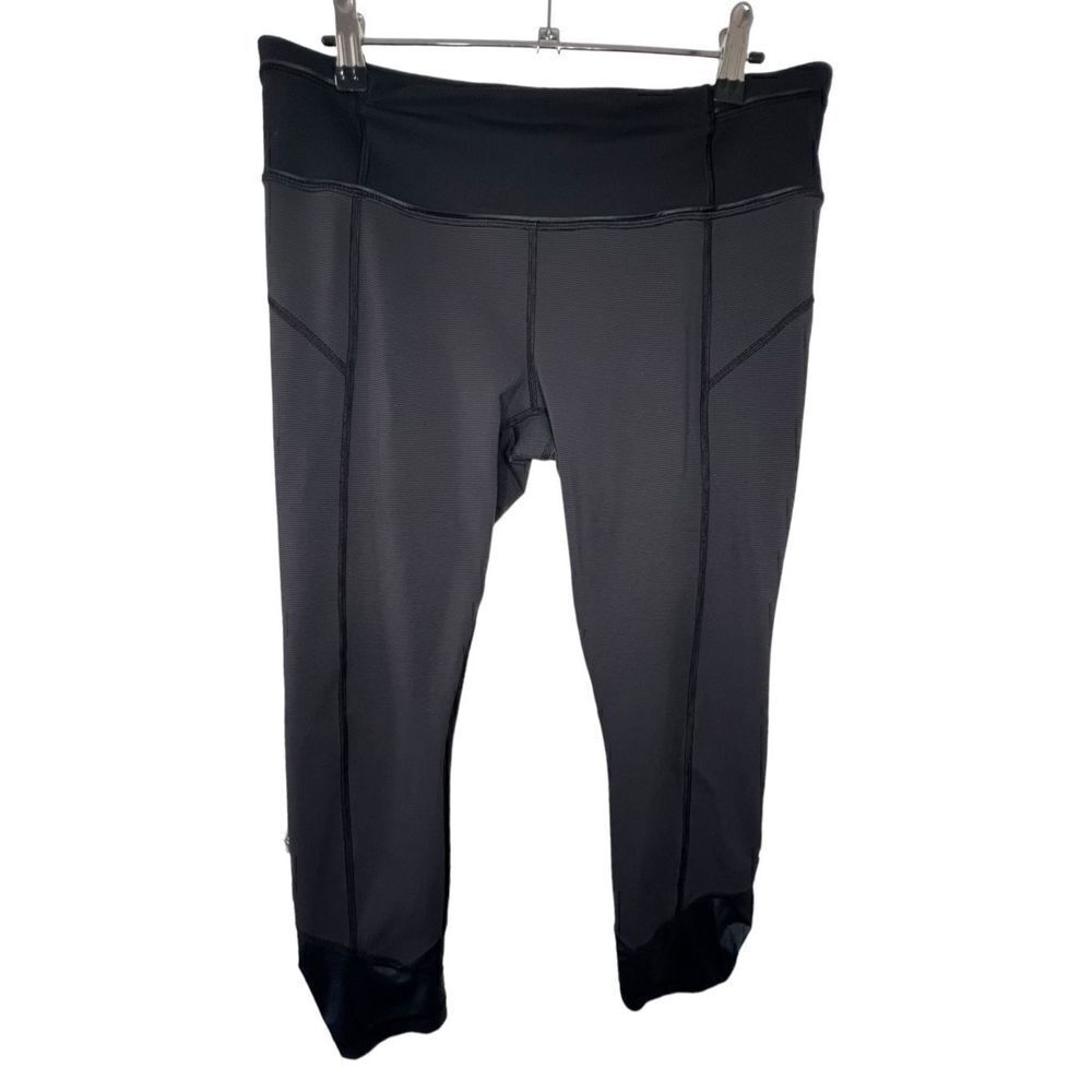 Lululemon Athletica Black and Grey Cropped Pinstriped Athletic Leggings